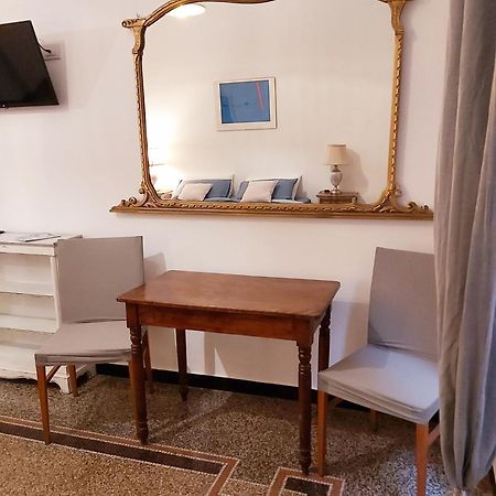 Central Chic Apartment 제노바 외부 사진